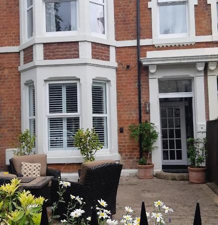The Adelphi Bed & Breakfast Newcastle-upon-Tyne Exteriör bild